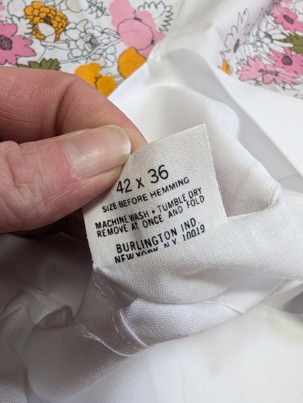 Spring Bouquet By Burlington Home Vtg 70s Floral Pillow Cases No Iron USA Made - Picture 6 of 6